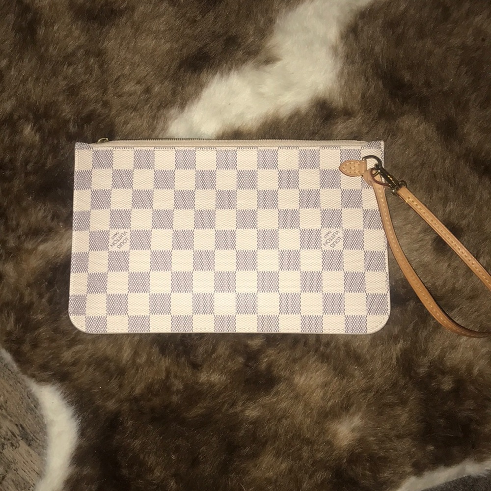 Damier Azur Neverfull pouch